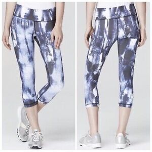 Vimmia Vayu Mid Rise Capri Crop Yoga Leggings